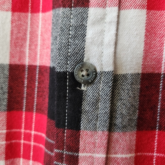 Eddie Bauer Relaxed Fit Cotton Flannel Button  Up in Red Black White Plaid 2XL - Picture 5 of 8